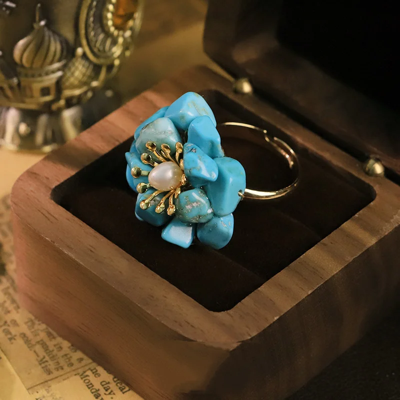 Оригинальное кольцо с натуральным жемчугом и бирюзовым цветком, регулируемый размер, не тускнеющее покрытие, модное ювелирное украшение на палец
Оригинальное кольцо с натуральным жемчугом и бирюзовым цветком, регулируемый размер, не тускнеющее покрытие, модное ювелирное украшение на палец