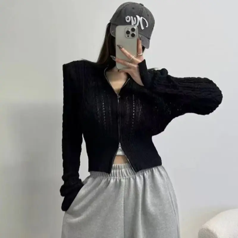 2025 Autumn Winter New Sweater Coat for Women Stand Collar Zipper Cable Knit Padded Shoulder New Knitted Cardigan
2025 Autumn Winter New Sweater Coat for Women Stand Collar Zipper Cable Knit Padded Shoulder New Knitted Cardigan