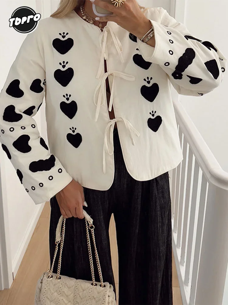 New Chic Love Print Lace Up Women's Cardigan Elegant Long Sleeve O Neck Loose Jackets 2024 Ladies Autumn Sweet Commute Outerwear
New Chic Love Print Lace Up Women's Cardigan Elegant Long Sleeve O Neck Loose Jackets 2024 Ladies Autumn Sweet Commute Outerwear