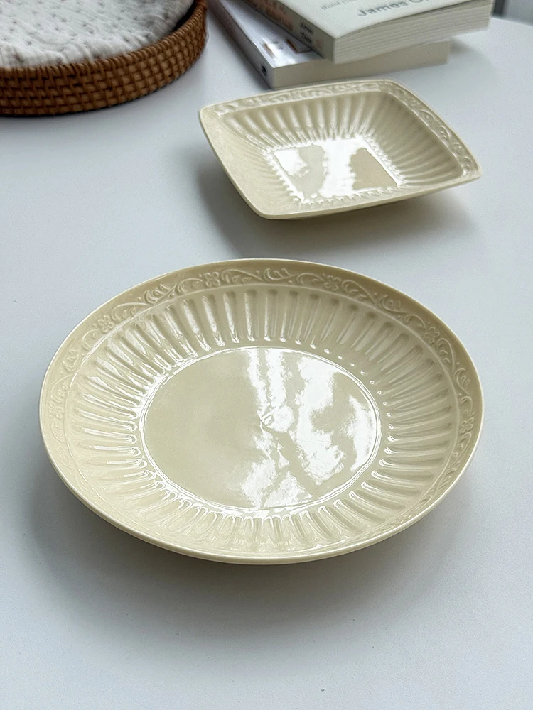 Underglaze Color Relief Small Plate High-end Household Dessert Disc Exquisite Restaurant Snack Tableware French Ceramics Plates
Underglaze Color Relief Small Plate High-end Household Dessert Disc Exquisite Restaurant Snack Tableware French Ceramics Plates
