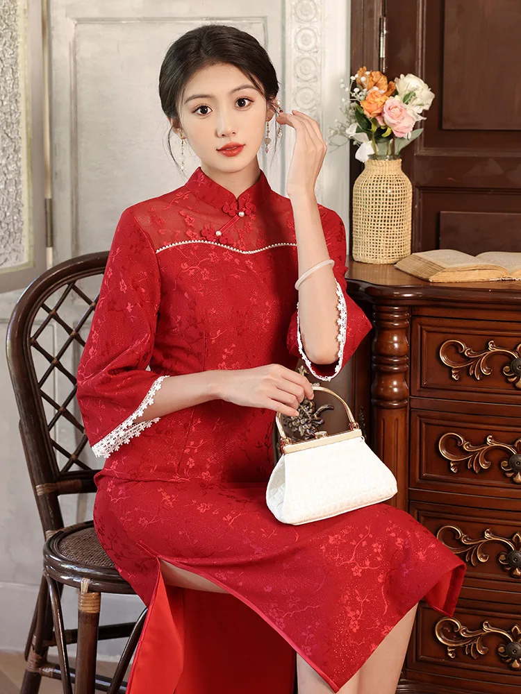Chinese Traditional Women Wedding Dresses Flare Sleeve Chiffon Cheongsam Elegant Mandarin Collar Beaded Lace Qipao
Chinese Traditional Women Wedding Dresses Flare Sleeve Chiffon Cheongsam Elegant Mandarin Collar Beaded Lace Qipao
