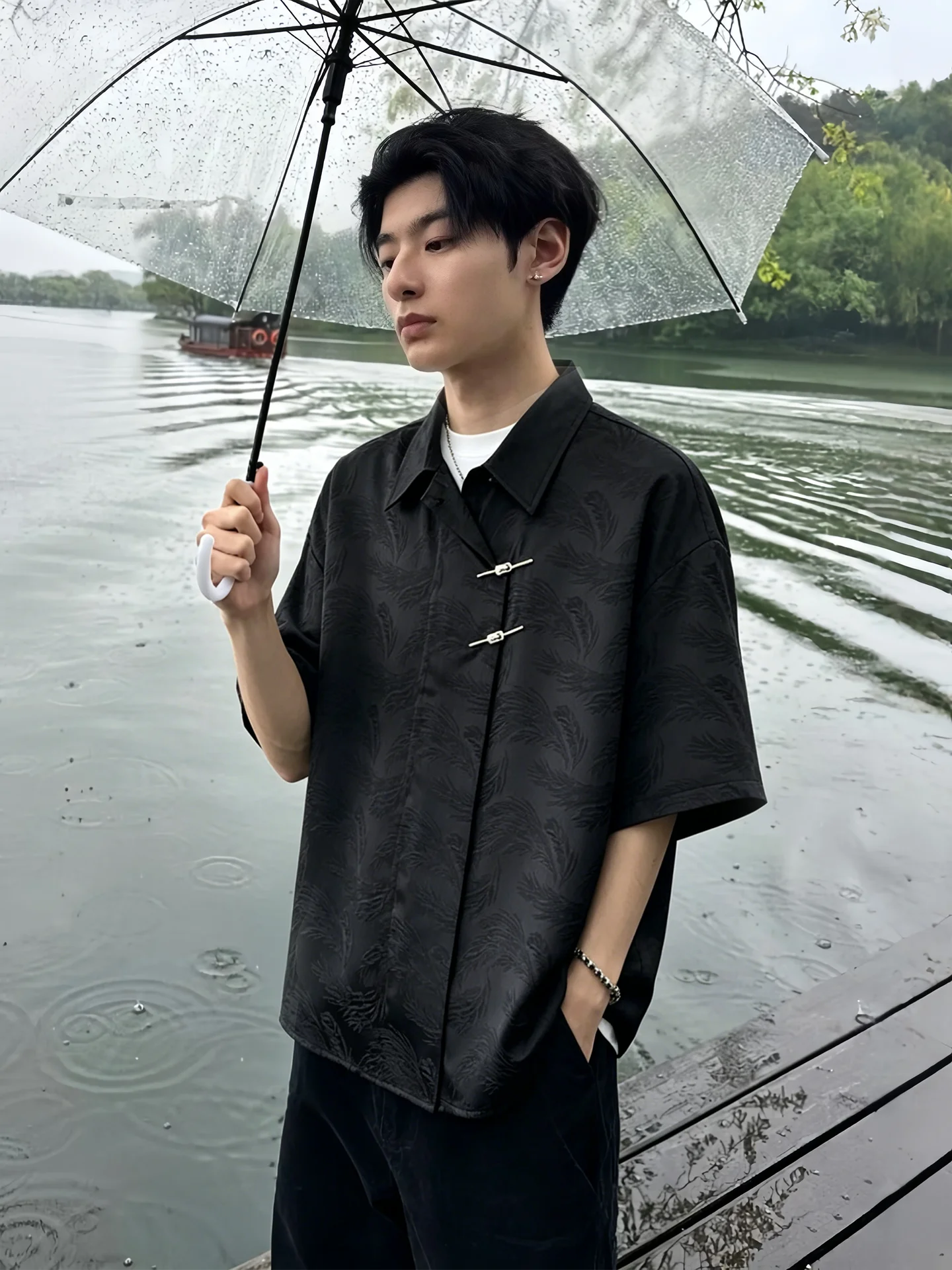 New Chinese Style Texture Ice Silk Short Sleeve Men's Shirt Summer Casual Lapel Airplane Button Asymmetrical Hem Tang Costume
New Chinese Style Texture Ice Silk Short Sleeve Men's Shirt Summer Casual Lapel Airplane Button Asymmetrical Hem Tang Costume