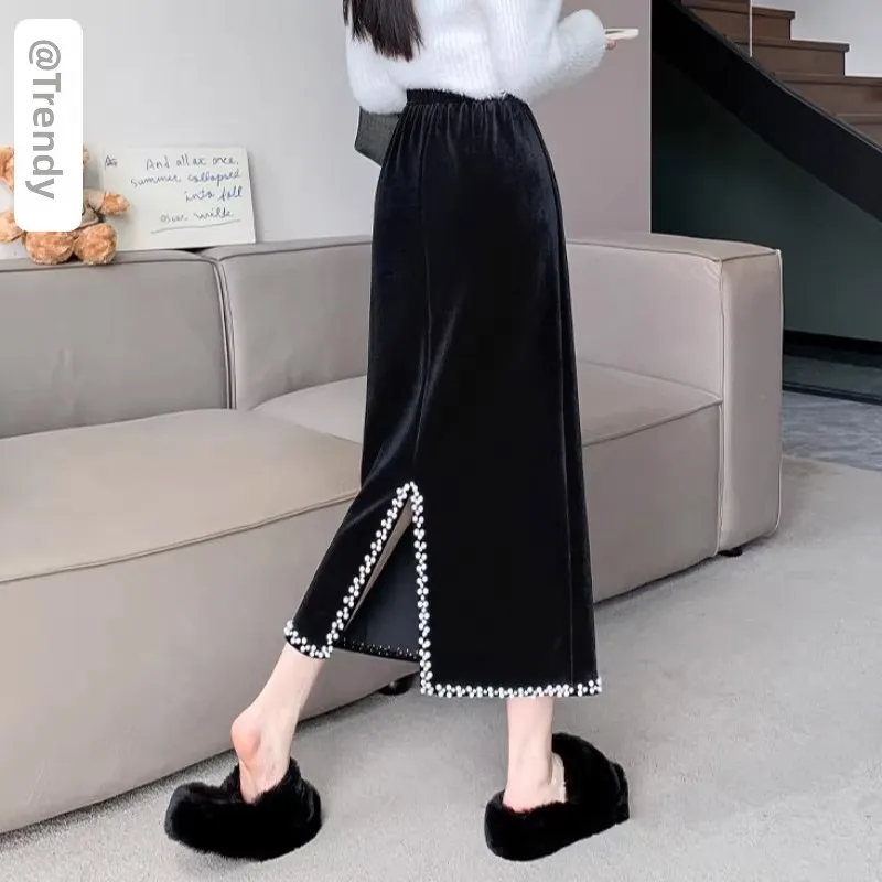 Black Velvet Asymmetrical Mid-Length Skirt Women's Autumn Winter New Pendulous Bead Embellished High Waist Straight Bodycon S...
Black Velvet Asymmetrical Mid-Length Skirt Women's Autumn Winter New Pendulous Bead Embellished High Waist Straight Bodycon S...