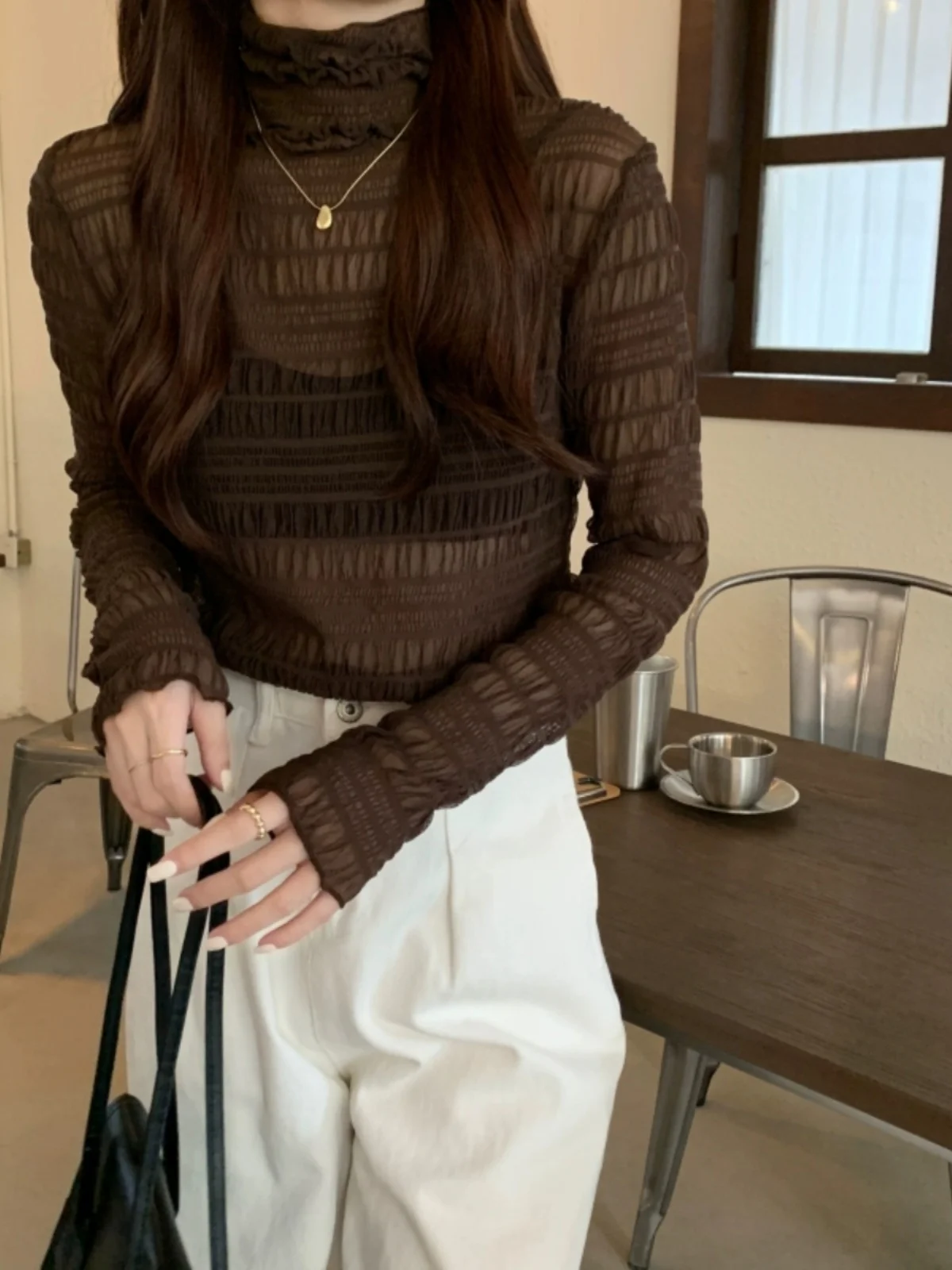 Retro High Collar Lace Base irt Women's Inner Wear See tough Sexy Top Korean Sle Loose Fit Long Sve Color
Retro High Collar Lace Base irt Women's Inner Wear See tough Sexy Top Korean Sle Loose Fit Long Sve Color