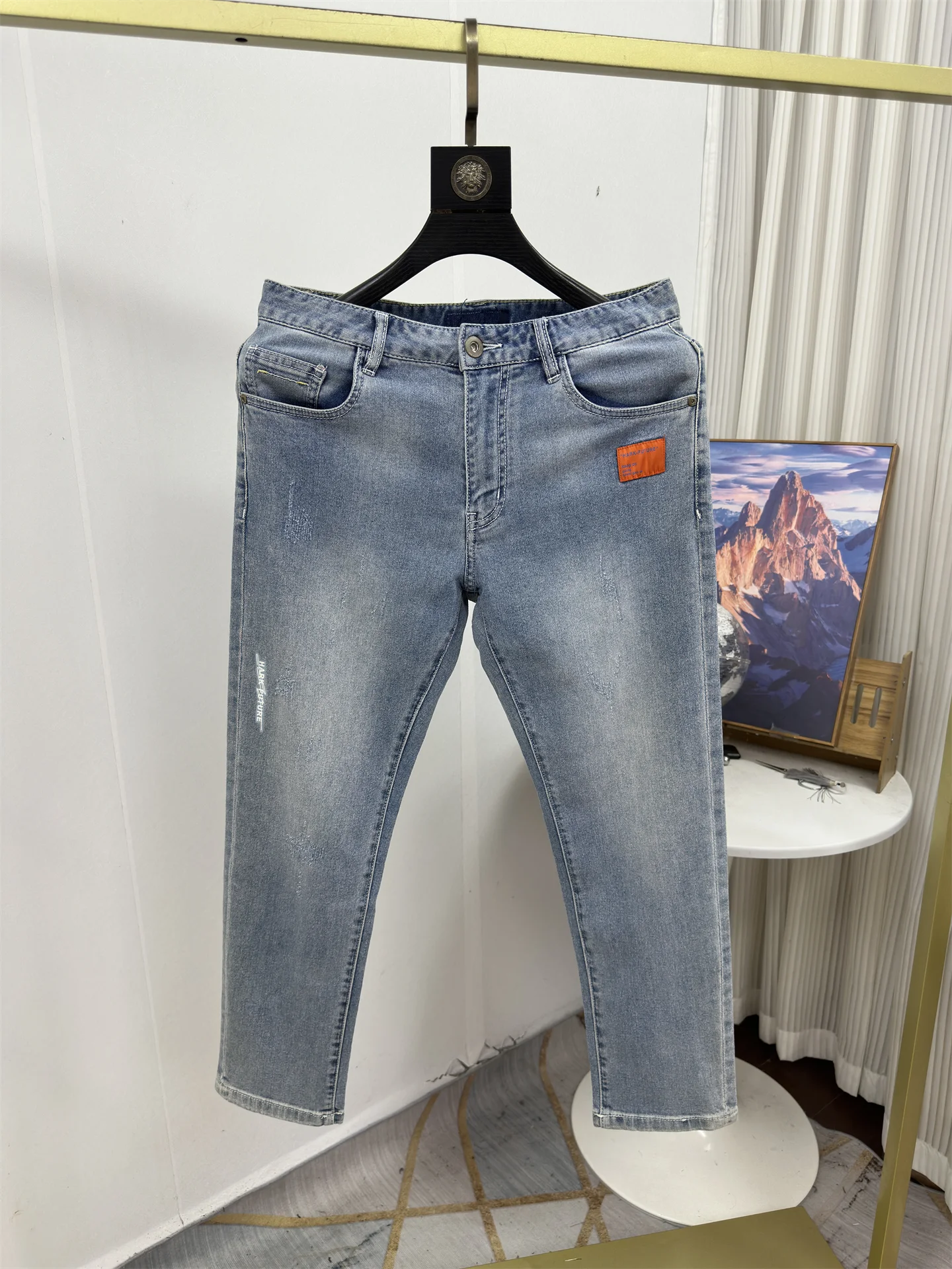 Faionable Straight Leg Corduroy Jeans Men's Spring Thin Waed Retro Dstring Casual Breathable Comfortable Stretch Denim
Faionable Straight Leg Corduroy Jeans Men's Spring Thin Waed Retro Dstring Casual Breathable Comfortable Stretch Denim