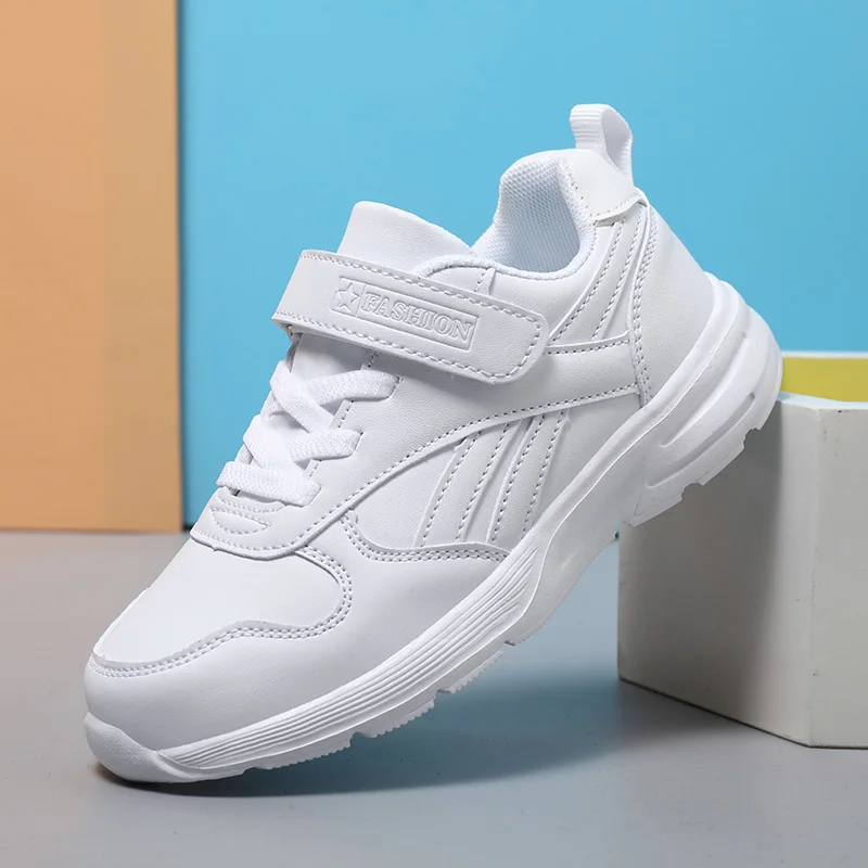 A pair of children's easy-clean white sneakers with durable sole, ideal for daily wear and outdoor activities GT-669
A pair of children's easy-clean white sneakers with durable sole, ideal for daily wear and outdoor activities GT-669