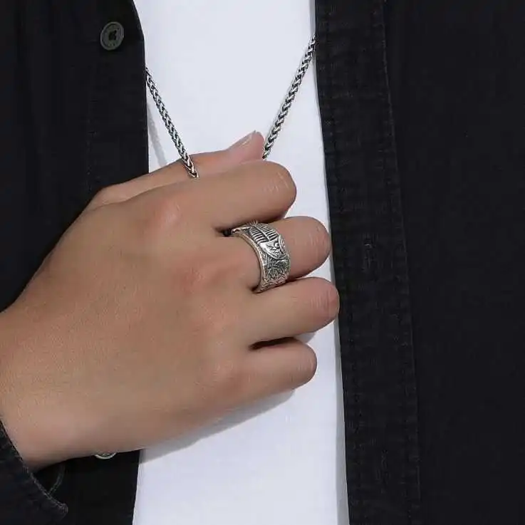 Handmade Vintage 925 Sterling Silver Fishbone Ring Adjustable Open Style for Men Fashionable High-End Feeling Bold Finger Ring
Handmade Vintage 925 Sterling Silver Fishbone Ring Adjustable Open Style for Men Fashionable High-End Feeling Bold Finger Ring