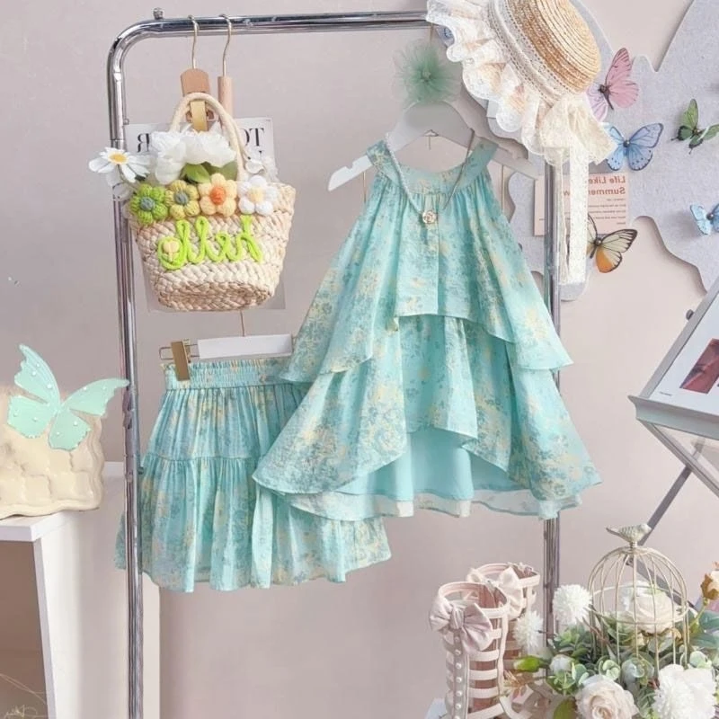 Girls' Summer Clothes2026New stylish children's dress set with floral print camisole top and short skirt, trendy two-piece outfi
Girls' Summer Clothes2026New stylish children's dress set with floral print camisole top and short skirt, trendy two-piece outfi