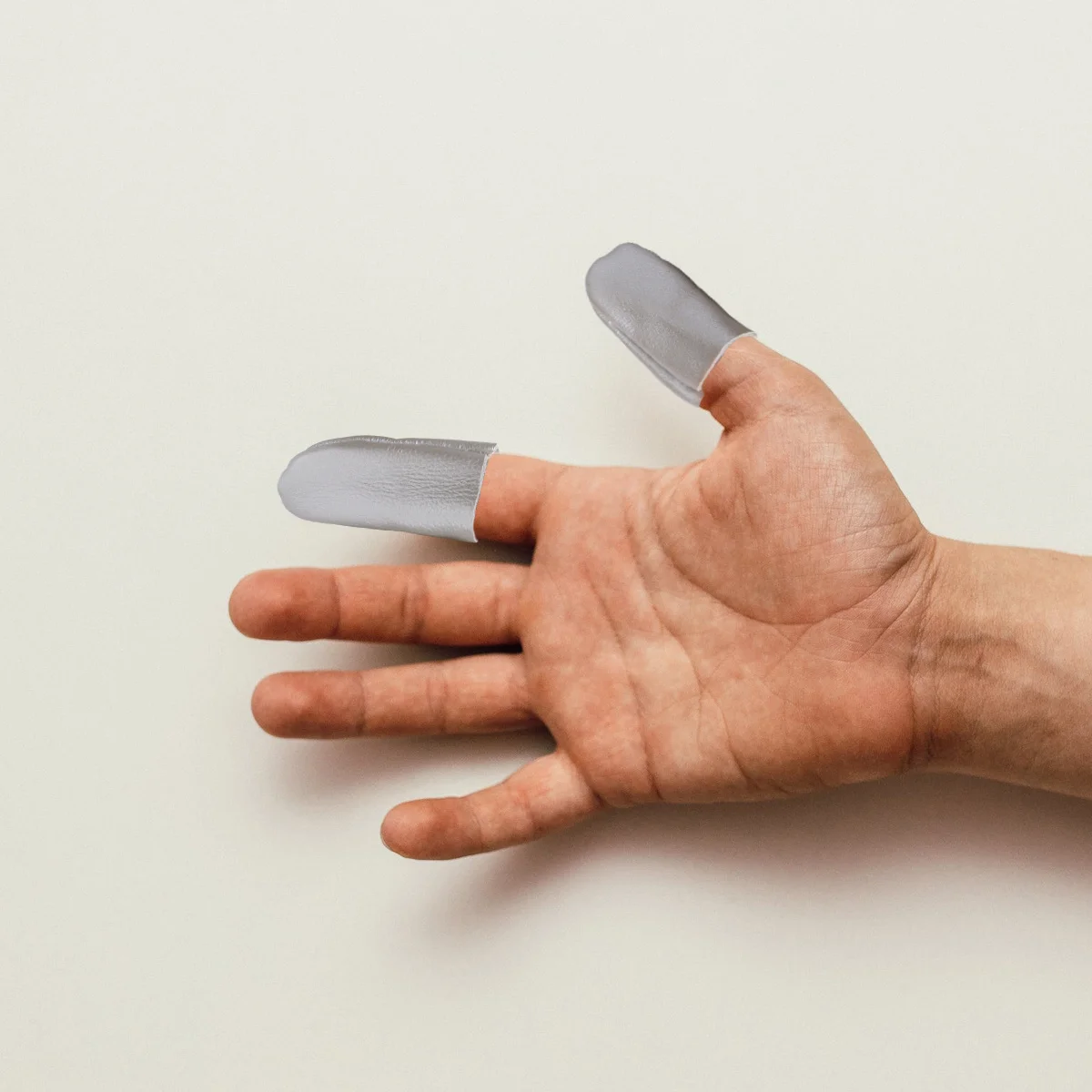 6pcs Finger Protector M Size Durable Thumb Index Cover For Hand Craft Needlework Accessory Finger Guards Sewing Tool
6pcs Finger Protector M Size Durable Thumb Index Cover For Hand Craft Needlework Accessory Finger Guards Sewing Tool