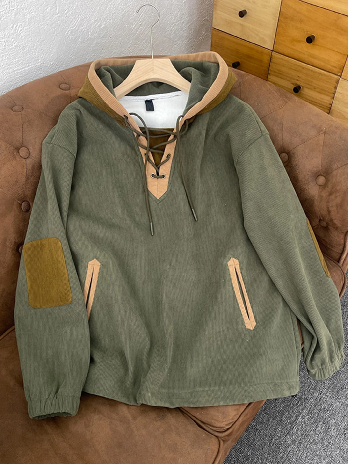 Corduroy Hoodie Sweatshirt Men's Loose Fit Youthful Splice Color Block Casual Streetwear Spring Autumn Seasonal Long Sleeve
Corduroy Hoodie Sweatshirt Men's Loose Fit Youthful Splice Color Block Casual Streetwear Spring Autumn Seasonal Long Sleeve