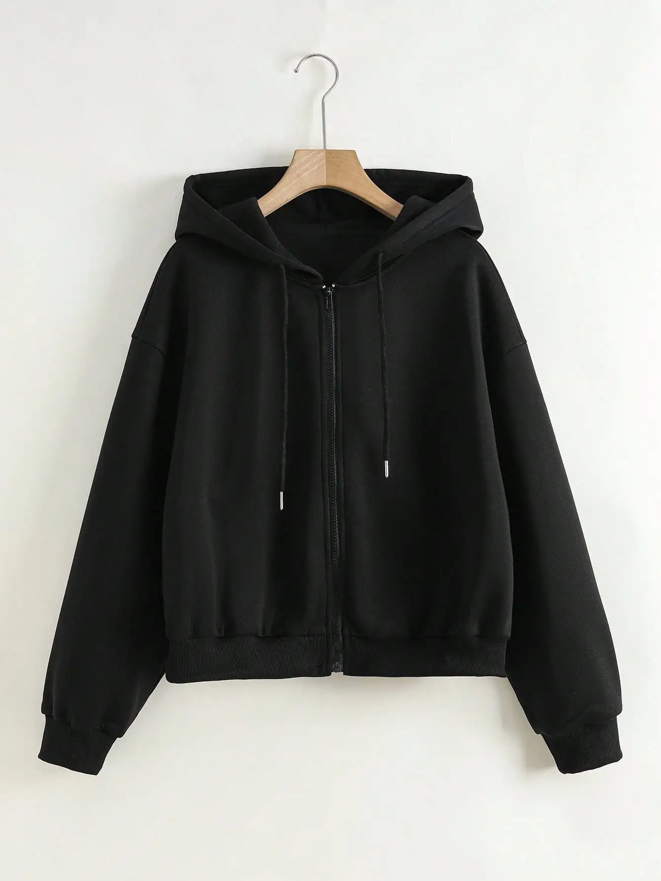 Женская черная толстовка на молнии с заниженной линией плеча и шнурком, повседневная осенне-зимняя кофта
Женская черная толстовка на молнии с заниженной линией плеча и шнурком, повседневная осенне-зимняя кофта
