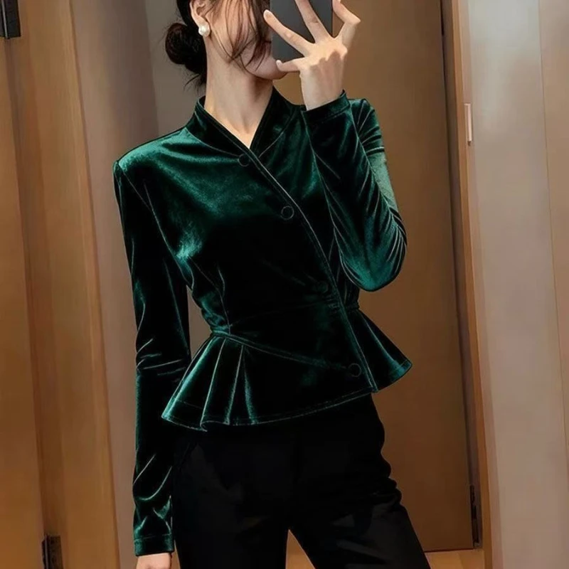 2025 Spring Fall Women Vintage Plated Ruffles Designer Wine Red Green Blue Velvet Top Shirt , Woman Clothes Velour Tops Shirts
2025 Spring Fall Women Vintage Plated Ruffles Designer Wine Red Green Blue Velvet Top Shirt , Woman Clothes Velour Tops Shirts