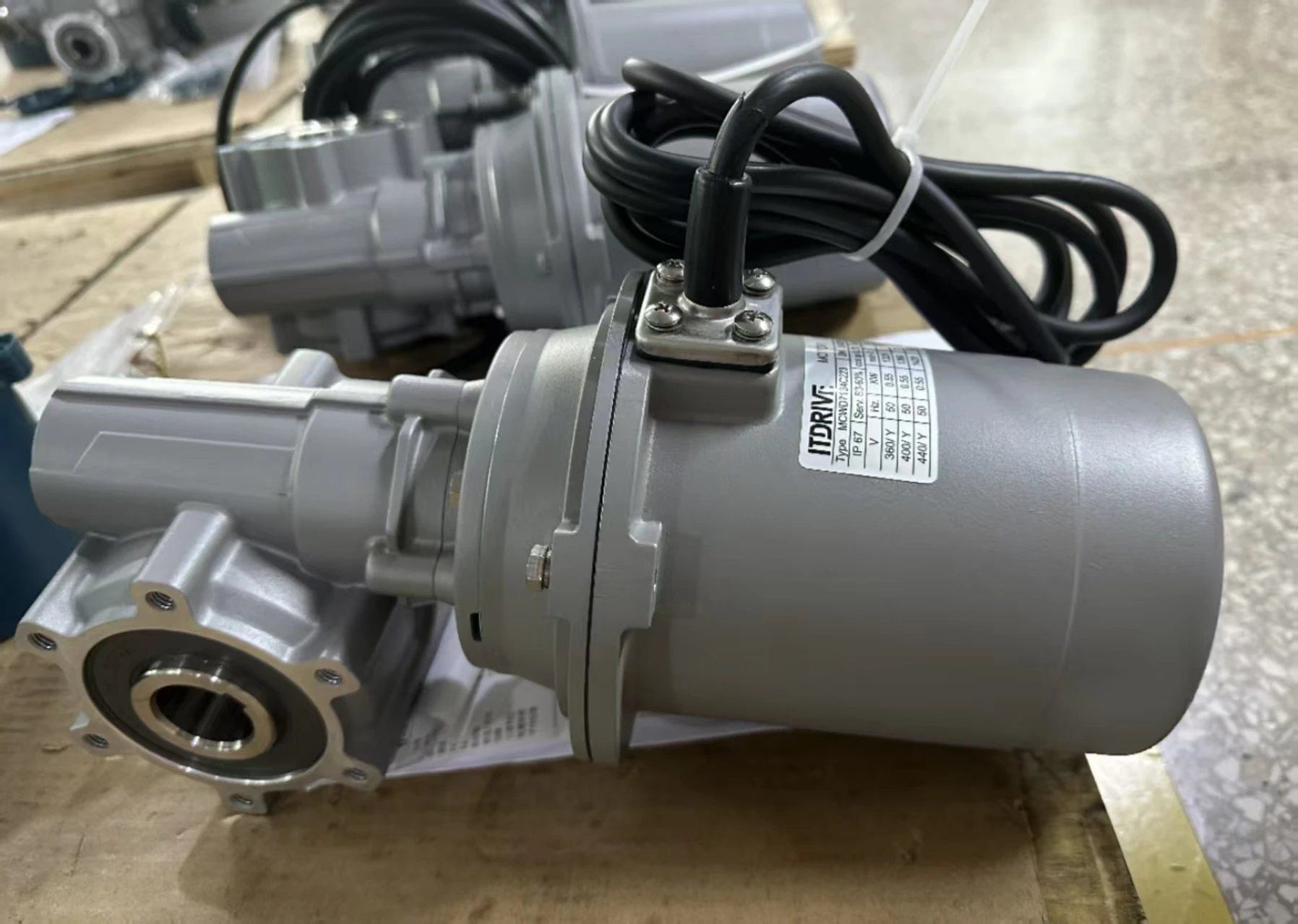 Made in China Gantry Car Wash Equipment Reducer AC Motor Reducer Can Be Customized for OEM Production
Made in China Gantry Car Wash Equipment Reducer AC Motor Reducer Can Be Customized for OEM Production