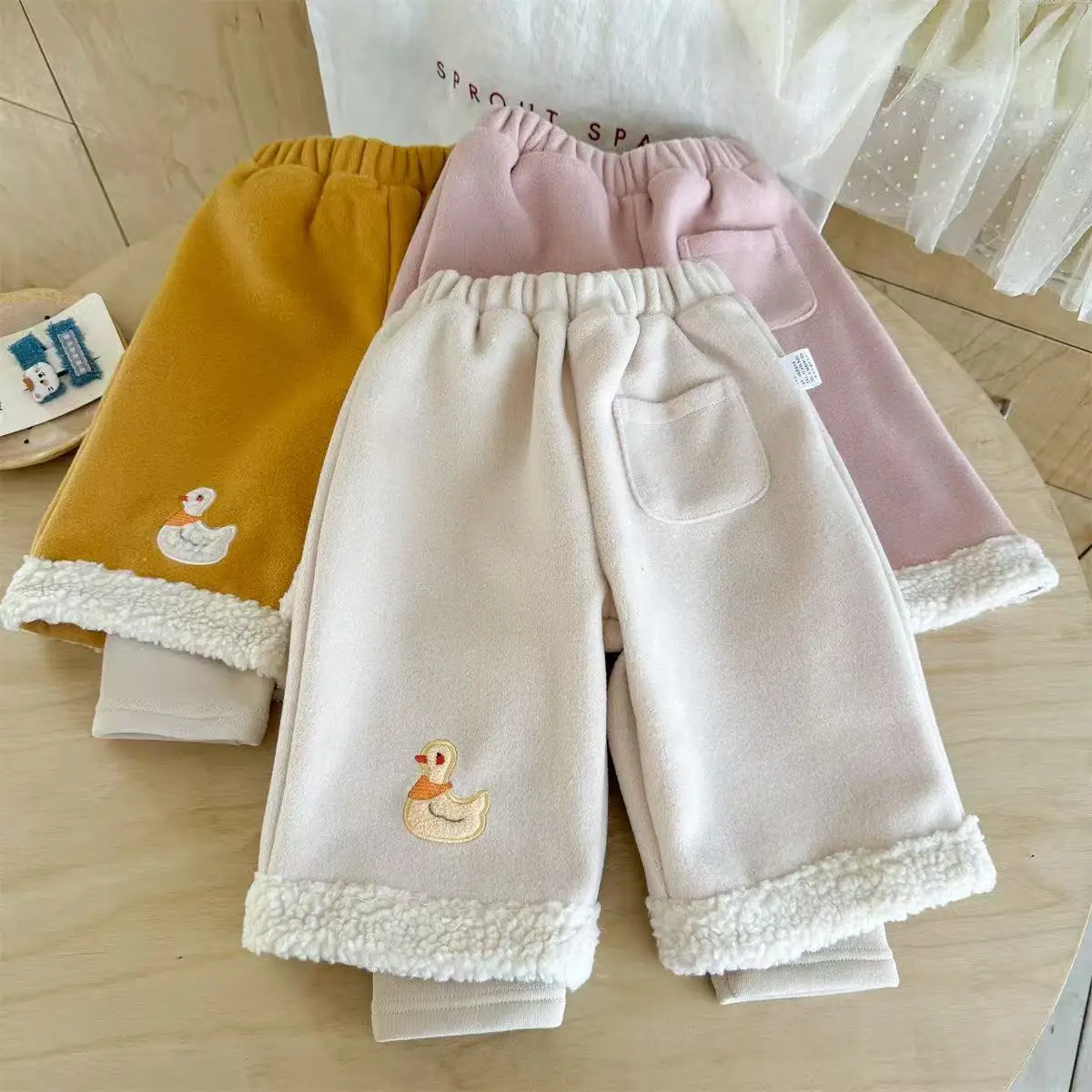 Korean Style Winter 2-7 Years Girls Pants Thick Fleece Lined Casual Trousers Baby Duck Print 90-140cm
Korean Style Winter 2-7 Years Girls Pants Thick Fleece Lined Casual Trousers Baby Duck Print 90-140cm