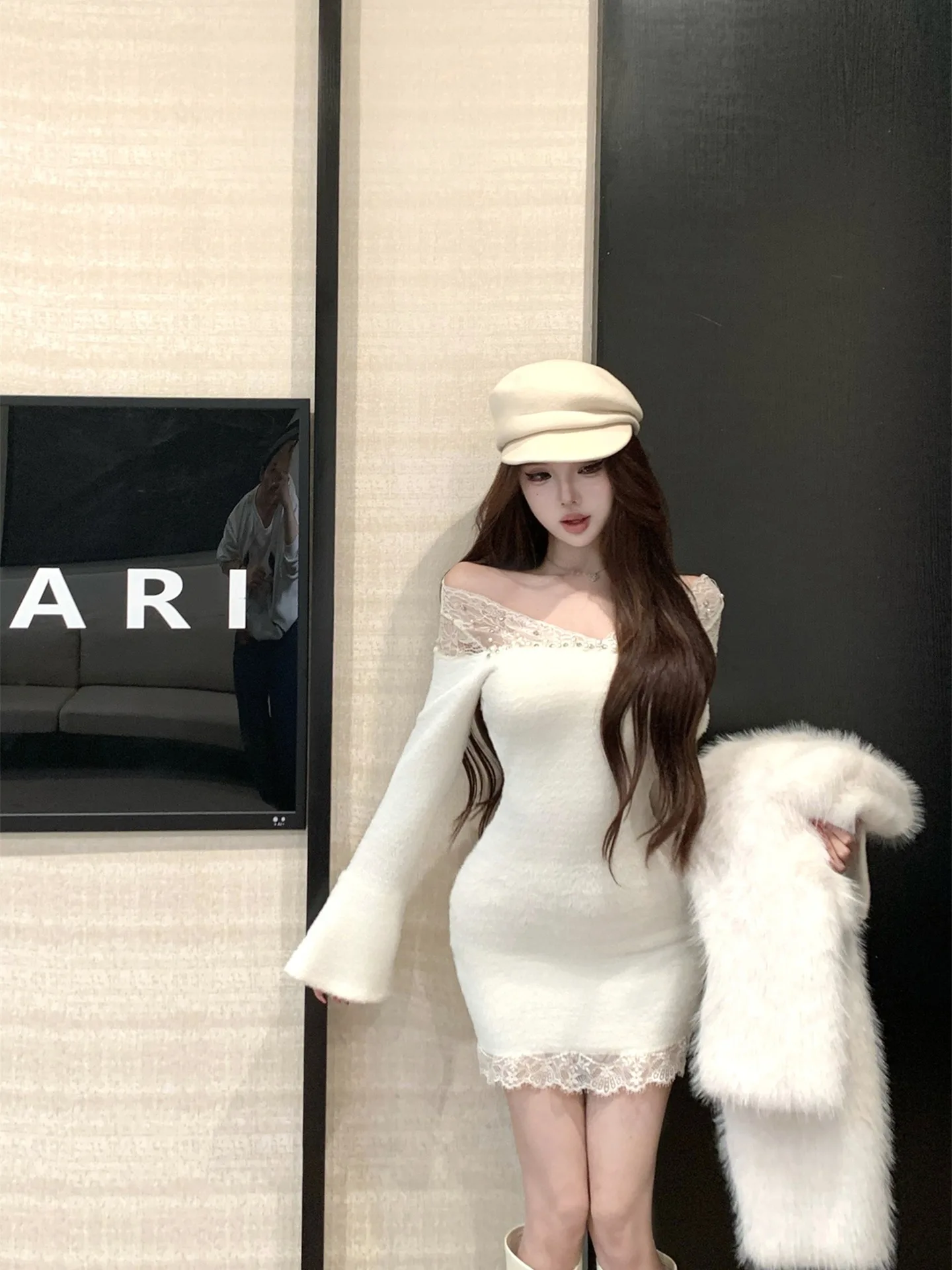 Elegant Eco-Friendly Fur Jacket Women's Winter Fashion Set Lace Splicing Short Skirt Two-Piece Set Warm Thickened Long Sleeve
Elegant Eco-Friendly Fur Jacket Women's Winter Fashion Set Lace Splicing Short Skirt Two-Piece Set Warm Thickened Long Sleeve