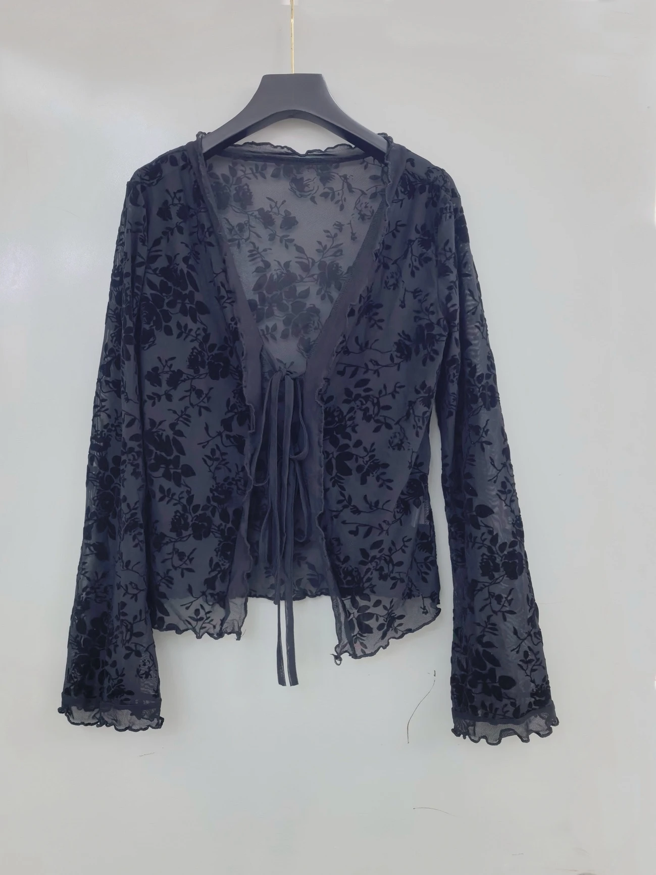 Summer New Women's Lace Sunguard Top Ins Style Pleated Bell Sleeve Open Cardigan Floral Embroidered Flocking Sexy Transparent
Summer New Women's Lace Sunguard Top Ins Style Pleated Bell Sleeve Open Cardigan Floral Embroidered Flocking Sexy Transparent