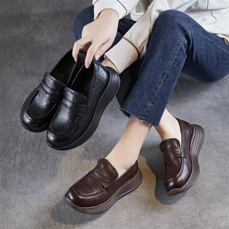 Leather Slip-On Loafers Women's Fashion Casual Shoes Comfortable Medium Heel round Toe Rubber Sole Versatile Stylish Footwear
Leather Slip-On Loafers Women's Fashion Casual Shoes Comfortable Medium Heel round Toe Rubber Sole Versatile Stylish Footwear