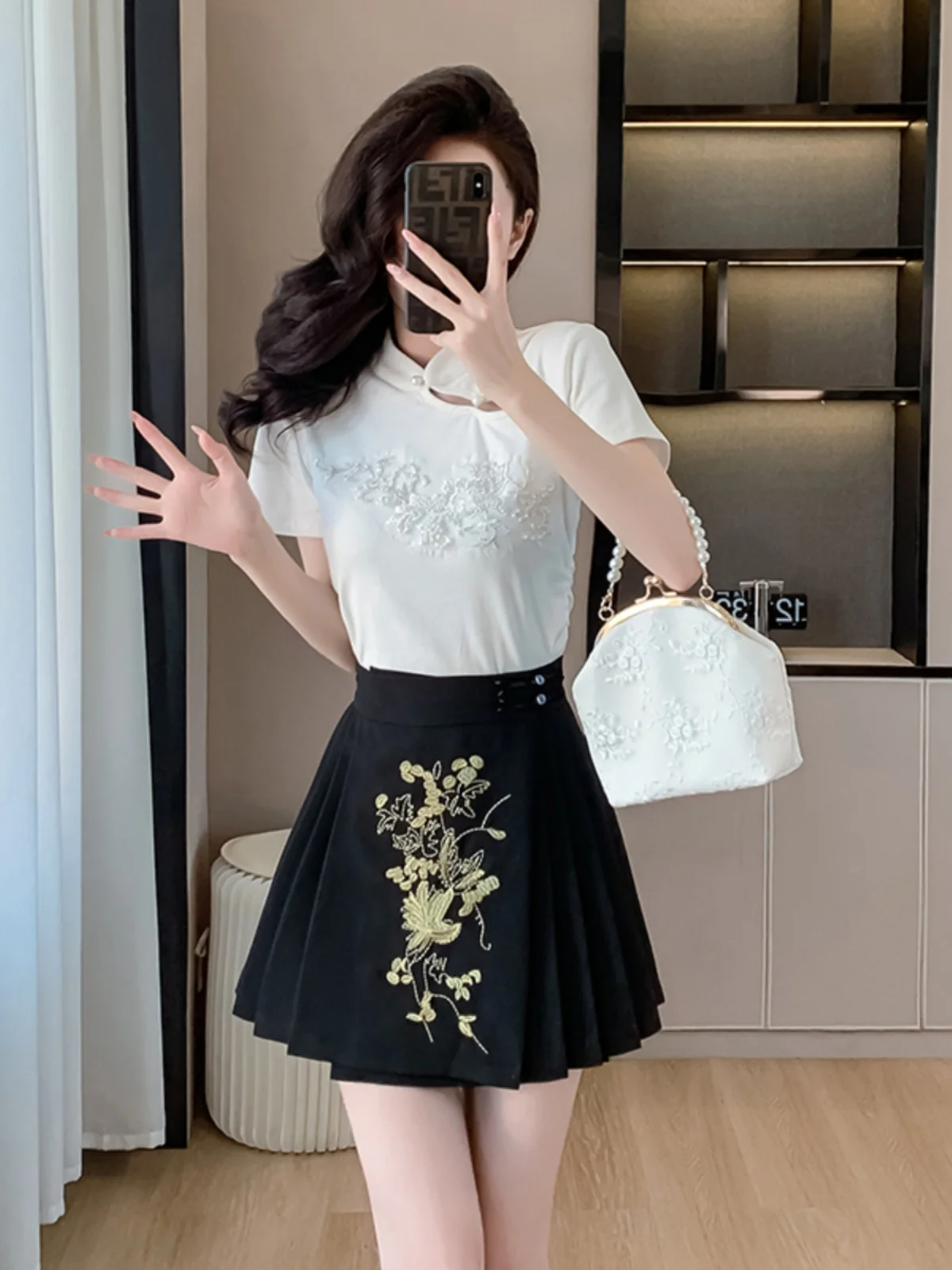 New Chinese Style Heavy Embroidery Short Sleeve Summer Design A-Line Skirt with Tassel Detailing Women's Fashion Set
New Chinese Style Heavy Embroidery Short Sleeve Summer Design A-Line Skirt with Tassel Detailing Women's Fashion Set