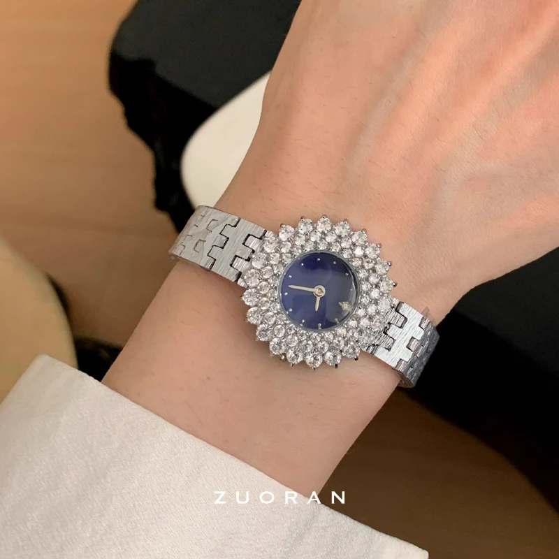 2025 New 24k Gold-plated Women's Watch Luxury Retro Diamond Round Vintage Japanese Quartz Movement High Quality
2025 New 24k Gold-plated Women's Watch Luxury Retro Diamond Round Vintage Japanese Quartz Movement High Quality