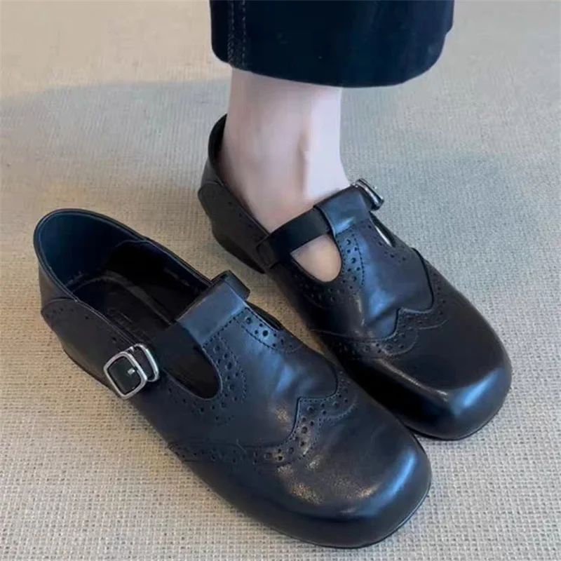 Flats Women Loafers Shoes Summer 2025 New Designer Trend Sandals Woman Fashion Shallow Casual Sport Sneakers Zapatos Mujer
Flats Women Loafers Shoes Summer 2025 New Designer Trend Sandals Woman Fashion Shallow Casual Sport Sneakers Zapatos Mujer