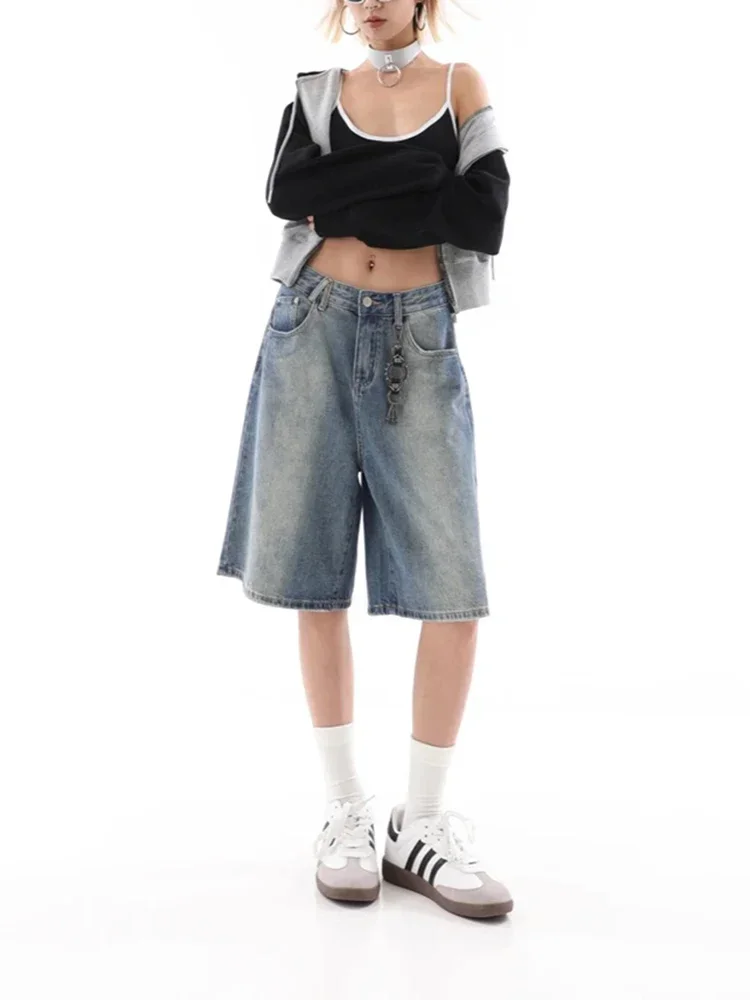Модные уличные тонкие повседневные женские шорты, летние американские уличные джинсовые женские шорты, свободные простые базовые шорты в стиле ретро, женские
Модные уличные тонкие повседневные женские шорты, летние американские уличные джинсовые женские шорты, свободные простые базовые шорты в стиле ретро, женские