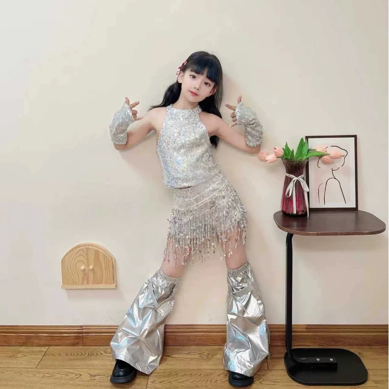 Girls' Jazz Dance Silver Performance Outfit, Children's Jazz Sequin Vest Set, Children's Street Dance and Fashion Show
Girls' Jazz Dance Silver Performance Outfit, Children's Jazz Sequin Vest Set, Children's Street Dance and Fashion Show