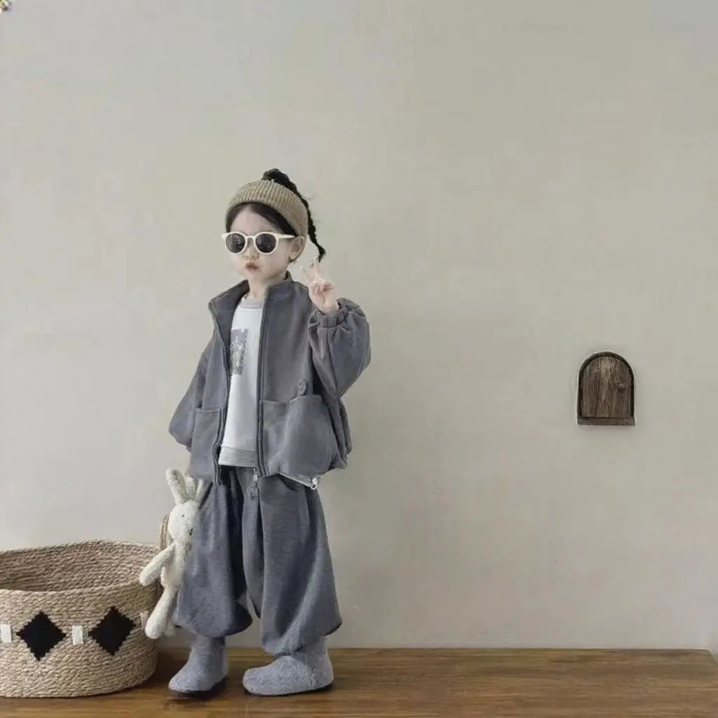 Spring and Autumn Children's Clothing Set Fashionable New Boys' and Girls' Retro Casual Jacket+Pants Two Piece Set
Spring and Autumn Children's Clothing Set Fashionable New Boys' and Girls' Retro Casual Jacket+Pants Two Piece Set