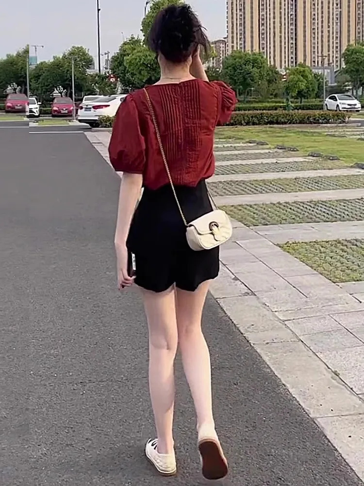 Elegant Bubble Sleeve Top Shorts Set Women's Fashion Ensemble Lightweight Summer Outfit Petite Friendly round Neck Polyester ...
Elegant Bubble Sleeve Top Shorts Set Women's Fashion Ensemble Lightweight Summer Outfit Petite Friendly round Neck Polyester ...