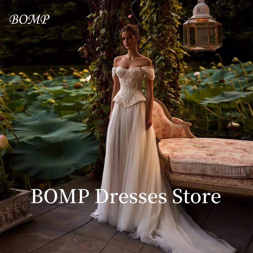 BOMP Luxury Wedding Dresses A-Line Beading Tiered Floor Length Sweep Train Off the Shoulder Bridal Gown Customized Classic
BOMP Luxury Wedding Dresses A-Line Beading Tiered Floor Length Sweep Train Off the Shoulder Bridal Gown Customized Classic