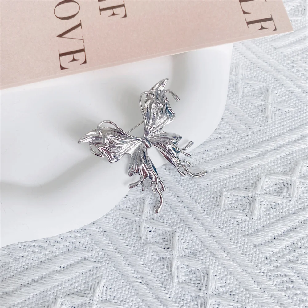 Exquisite Minimalism Fluid Butterfly Women's Brooch Fashion Luxury Metal Insect Lapel Pins Party Jewelry Accessories Gift
Exquisite Minimalism Fluid Butterfly Women's Brooch Fashion Luxury Metal Insect Lapel Pins Party Jewelry Accessories Gift