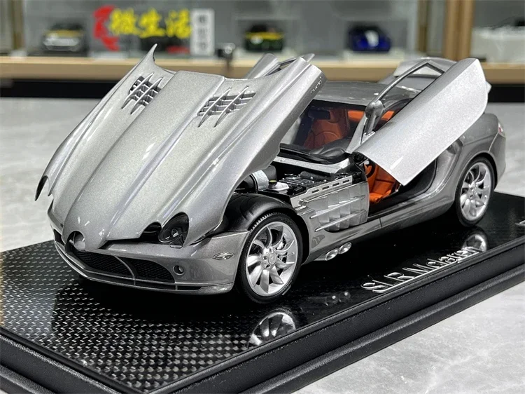 FA Frontiart 1:18 SLR Silver Resin Fully Open Simulation Limited Edition Resin Metal Static Car Model Toy Gift
FA Frontiart 1:18 SLR Silver Resin Fully Open Simulation Limited Edition Resin Metal Static Car Model Toy Gift