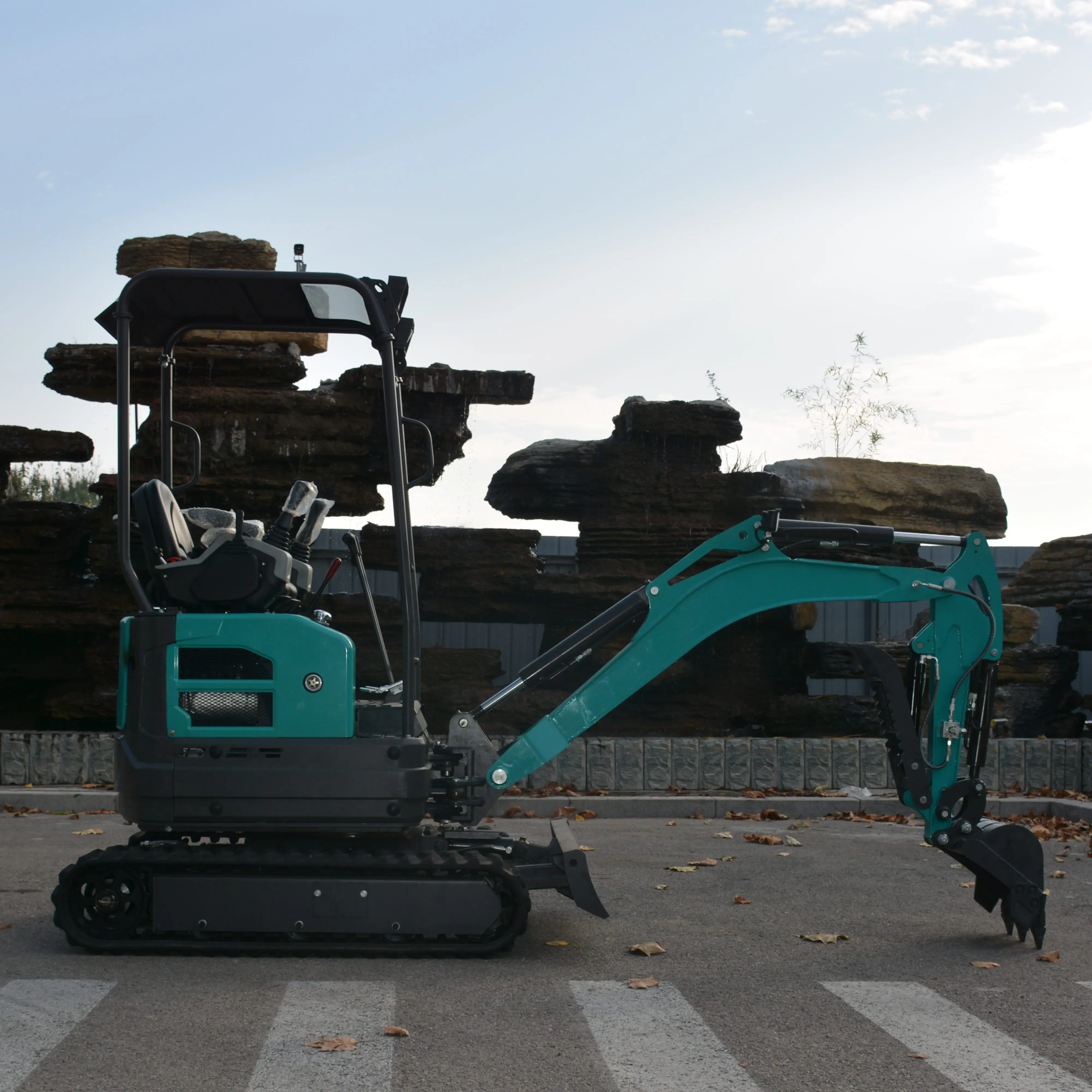 Mini excavator with Kubota engine 1.8 tons 2 tons agricultural machinery household excavator for sale
Mini excavator with Kubota engine 1.8 tons 2 tons agricultural machinery household excavator for sale