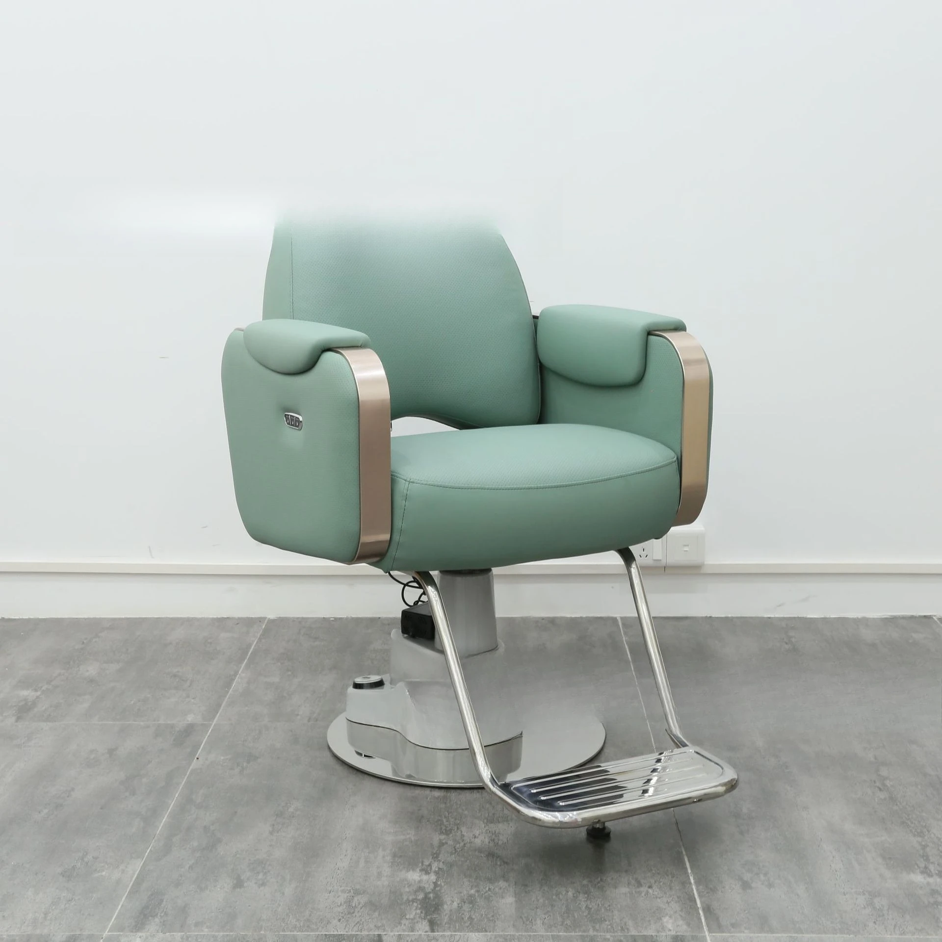 High-end electric hairdressing chair barber shop special ventilation heating lifting salon perm and dyeing
High-end electric hairdressing chair barber shop special ventilation heating lifting salon perm and dyeing