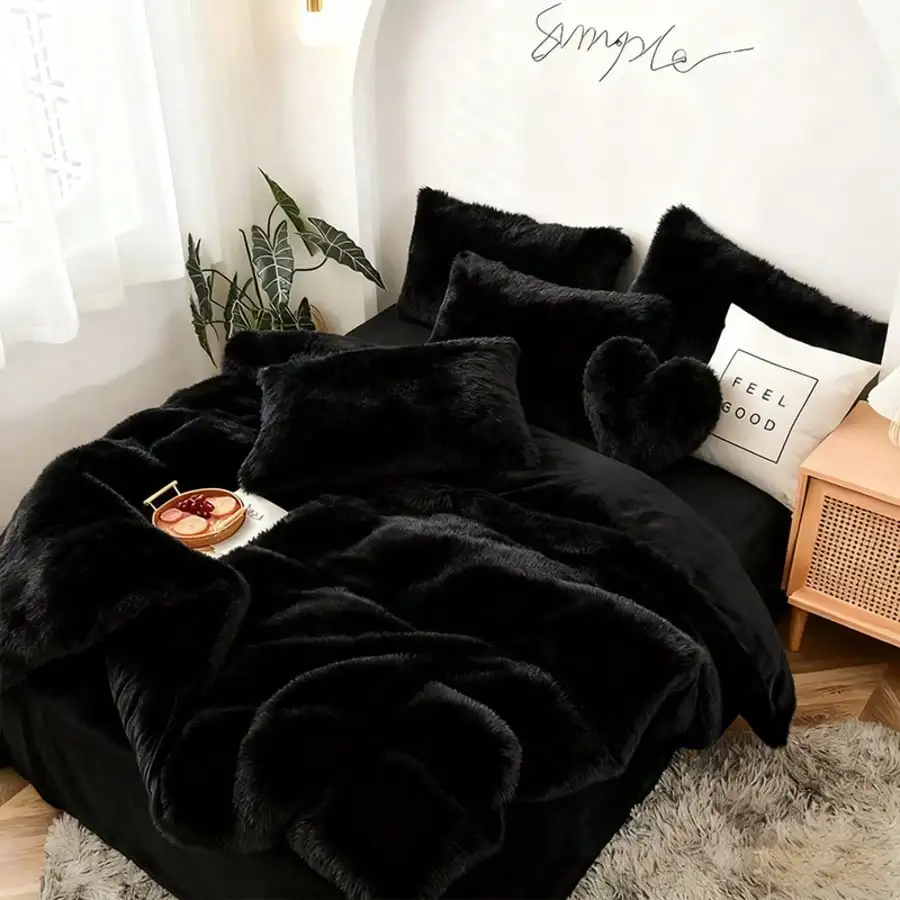 Faux Mink Velvet Bedding Set 3/4-Piece Bedding Set With Fluffy Heart Pillow Anti-Static Soft Warm Twin/Queen /King
Faux Mink Velvet Bedding Set 3/4-Piece Bedding Set With Fluffy Heart Pillow Anti-Static Soft Warm Twin/Queen /King