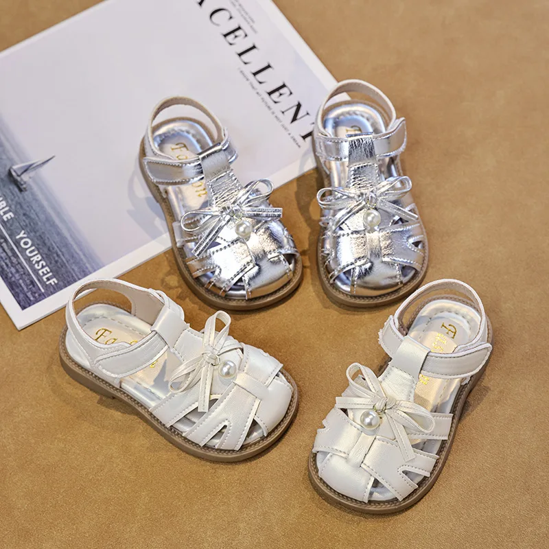 Girls Closed Toe Sandals Summer New Soft Sole Non-slip Bow Children Silver Princess Shoes Hollow Beach Shoes
Girls Closed Toe Sandals Summer New Soft Sole Non-slip Bow Children Silver Princess Shoes Hollow Beach Shoes