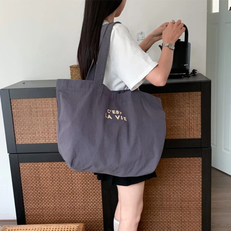 2023 Casual Ladies Shoulder Bags Simple Fashion Printing Multifunctional Tote Large Capacity Comfortable Women's Handbags
2023 Casual Ladies Shoulder Bags Simple Fashion Printing Multifunctional Tote Large Capacity Comfortable Women's Handbags
