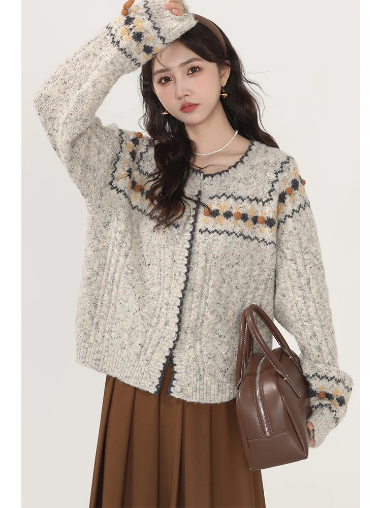 Мягкий уютный свитер большого размера, женская верхняя одежда, осень-зима, новый дизайн Sle, повседневный удобный трикотаж Fem Faion
Мягкий уютный свитер большого размера, женская верхняя одежда, осень-зима, новый дизайн Sle, повседневный удобный трикотаж Fem Faion