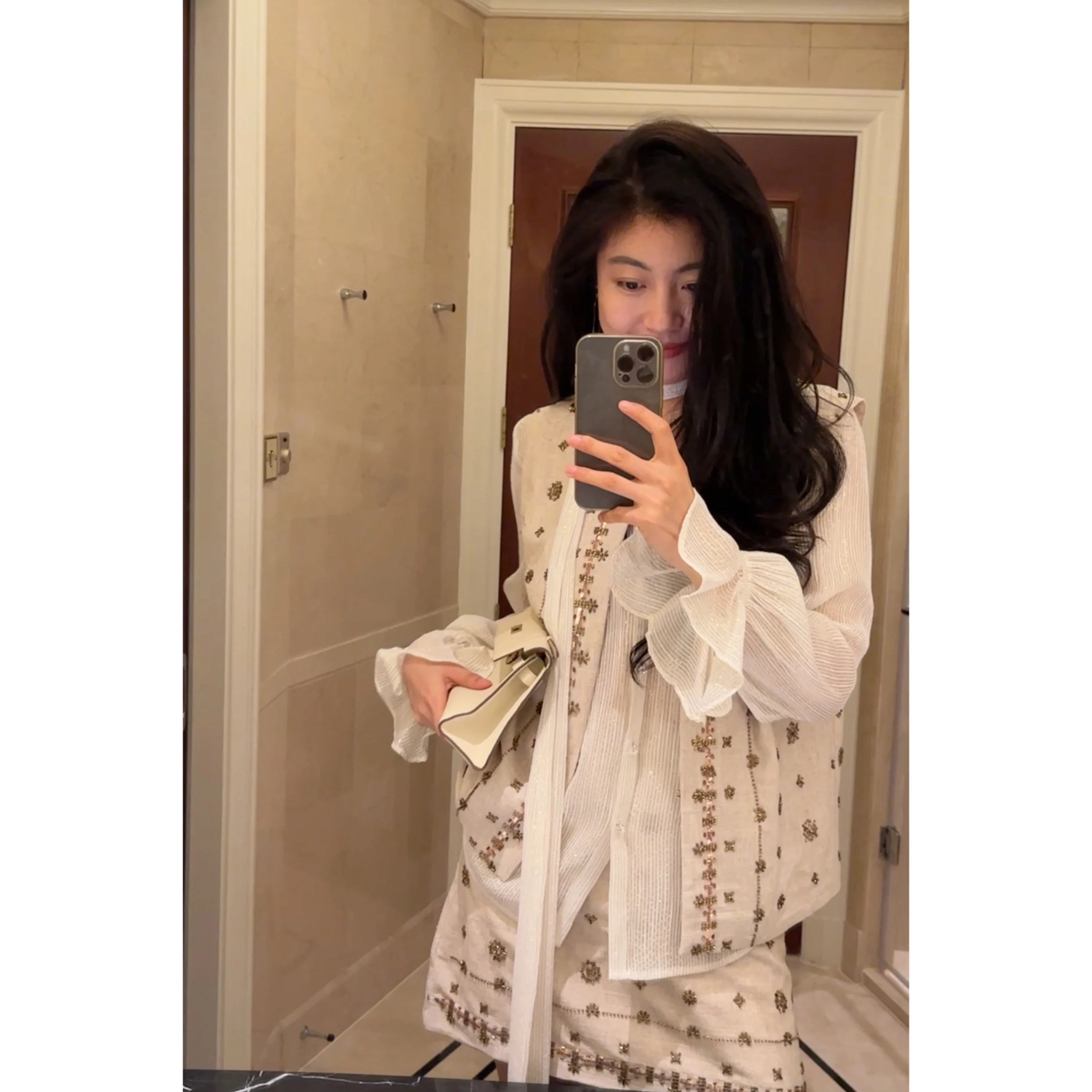 Комплект Nico 2025: Новая осенняя коллекция, льняной жилет и юбка с изысканной вышивкой, без рукавов, для элегантных дам
Комплект Nico 2025: Новая осенняя коллекция, льняной жилет и юбка с изысканной вышивкой, без рукавов, для элегантных дам