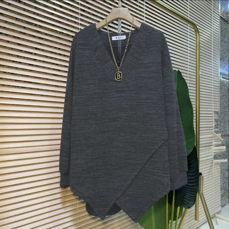 Autumn and Winter Threaded Mid-length Top V-neck Irregular Solid Color Long-sleeved Sweatshirt
Autumn and Winter Threaded Mid-length Top V-neck Irregular Solid Color Long-sleeved Sweatshirt