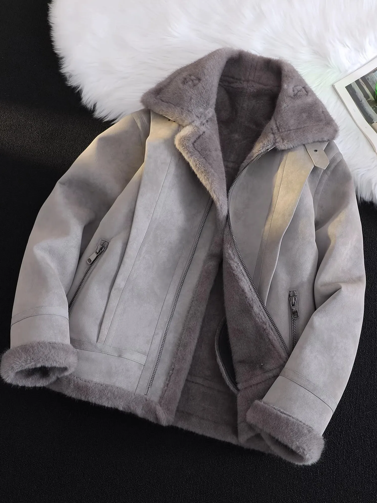 Korean Sle Lapel Suede Jaet Men's Autumn Winter New Loose Thiened Fur Inteated Motorcycle Sle Outerwear
Korean Sle Lapel Suede Jaet Men's Autumn Winter New Loose Thiened Fur Inteated Motorcycle Sle Outerwear