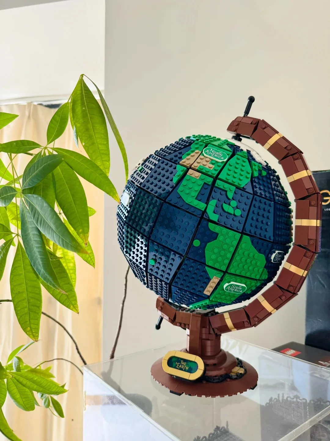 The new expert Moc brick Earth Earth modular building block assembly brick children's education model brick building block deco
The new expert Moc brick Earth Earth modular building block assembly brick children's education model brick building block deco