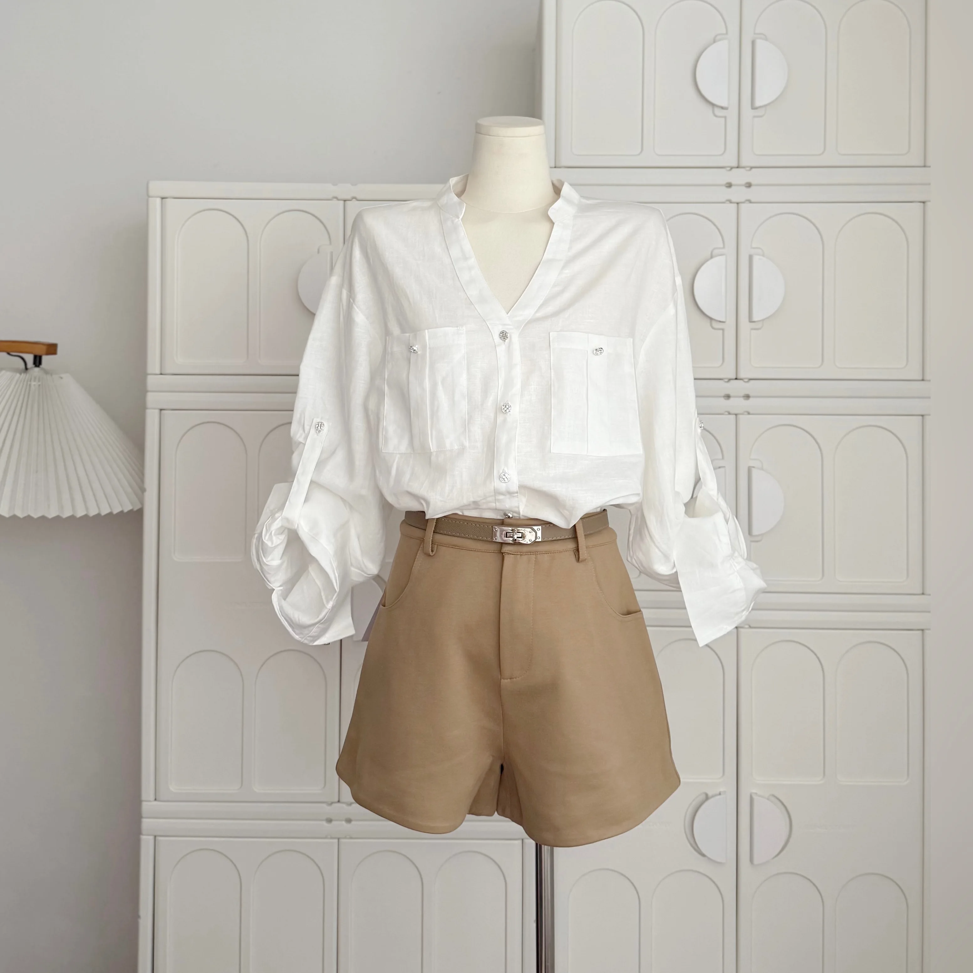 Women's Chic Pockets V Neck Cotton Long Sleeve Shirt Lady Summer Solid Color Single Breasted Loose Basic Shirt
Women's Chic Pockets V Neck Cotton Long Sleeve Shirt Lady Summer Solid Color Single Breasted Loose Basic Shirt