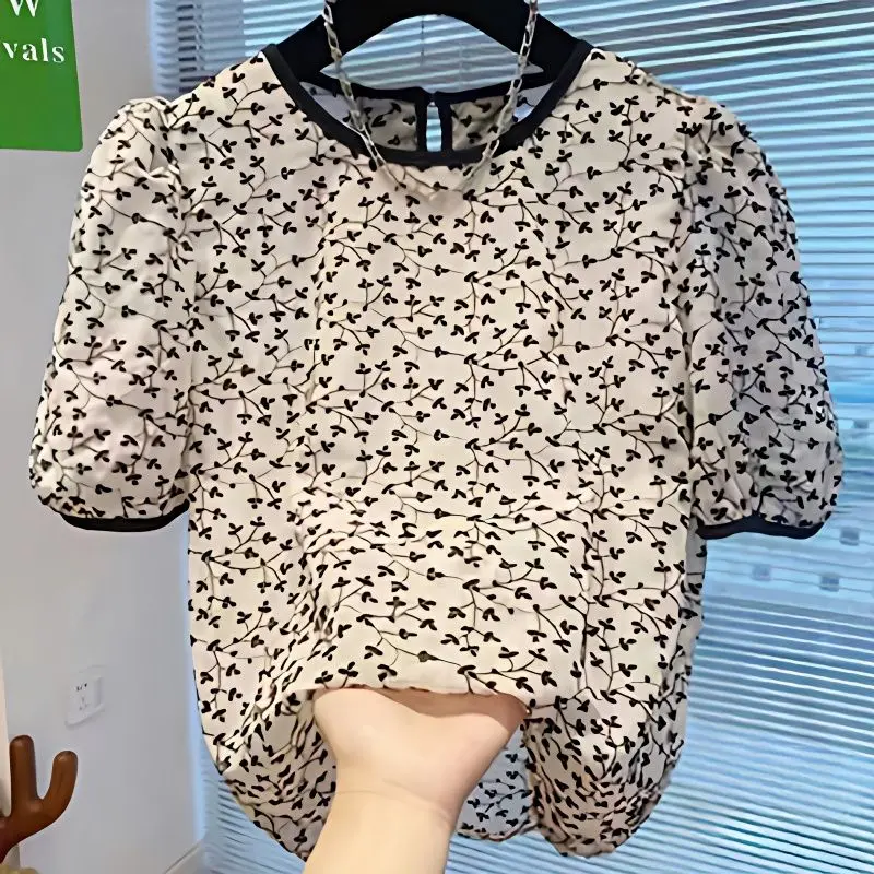 2024 Summer Women New Floral Embroidery Blouse Tops Female Short Sleeve Loose Shirts Ladies O-neck Casual Pullover Shirt F51
2024 Summer Women New Floral Embroidery Blouse Tops Female Short Sleeve Loose Shirts Ladies O-neck Casual Pullover Shirt F51