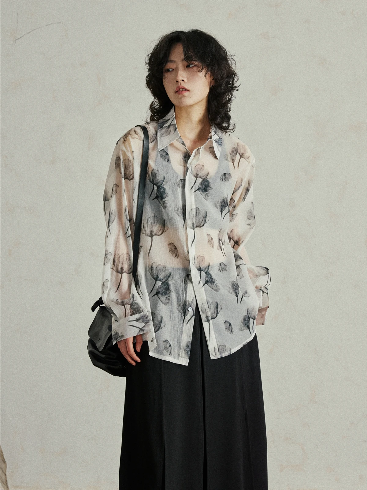 Sunvonnie Chinese Style Floral Print Long Sleeve Women's Shirt Translucent Sun Protection Loose Fit Original Design Premium Q...
Sunvonnie Chinese Style Floral Print Long Sleeve Women's Shirt Translucent Sun Protection Loose Fit Original Design Premium Q...