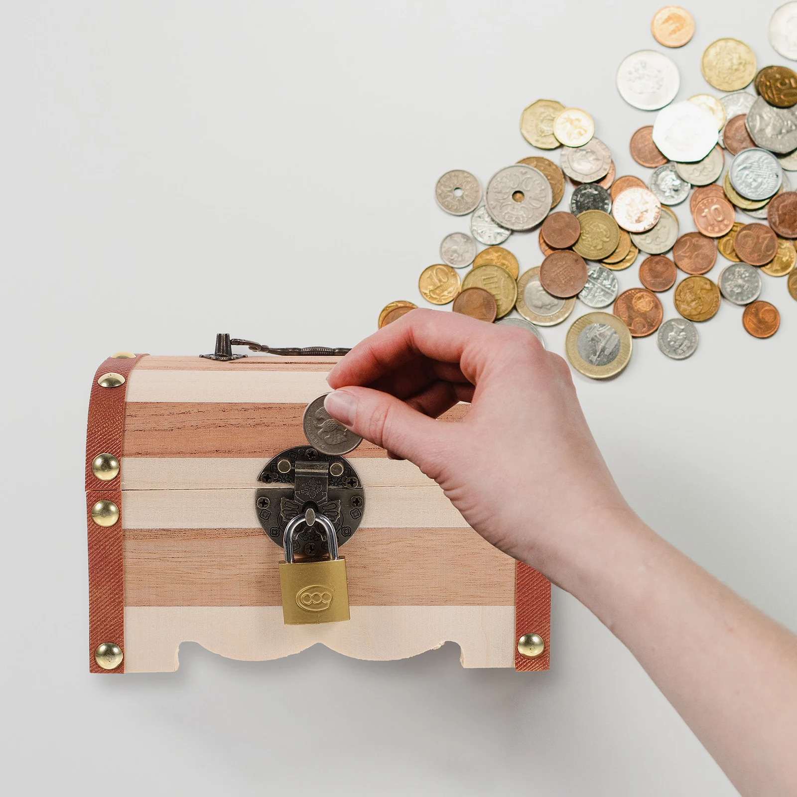 Wooden Piggy Vintage Coin Jar For Decorative Chest Box Adults Money Storage Box Desktop Ornament Home Office Decor Gift
Wooden Piggy Vintage Coin Jar For Decorative Chest Box Adults Money Storage Box Desktop Ornament Home Office Decor Gift