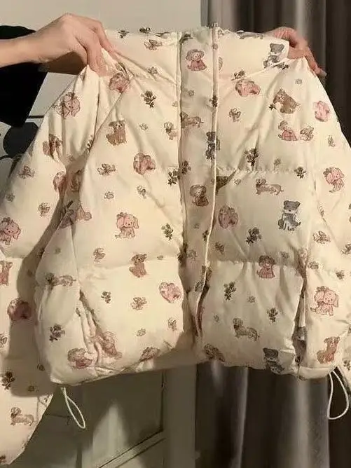 Милая женская хлопковая куртка с капюшоном и дизайном собаки, зимняя теплая, прямого кроя, с длинными рукавами, на молнии, однотонная, для повседневной носки
Милая женская хлопковая куртка с капюшоном и дизайном собаки, зимняя теплая, прямого кроя, с длинными рукавами, на молнии, однотонная, для повседневной носки