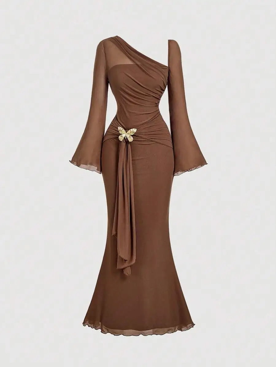 Brown Asymmetrical One-Shoulder Bell Sleeve Mermaid Dress with Metallic Butterfly Accent
Brown Asymmetrical One-Shoulder Bell Sleeve Mermaid Dress with Metallic Butterfly Accent