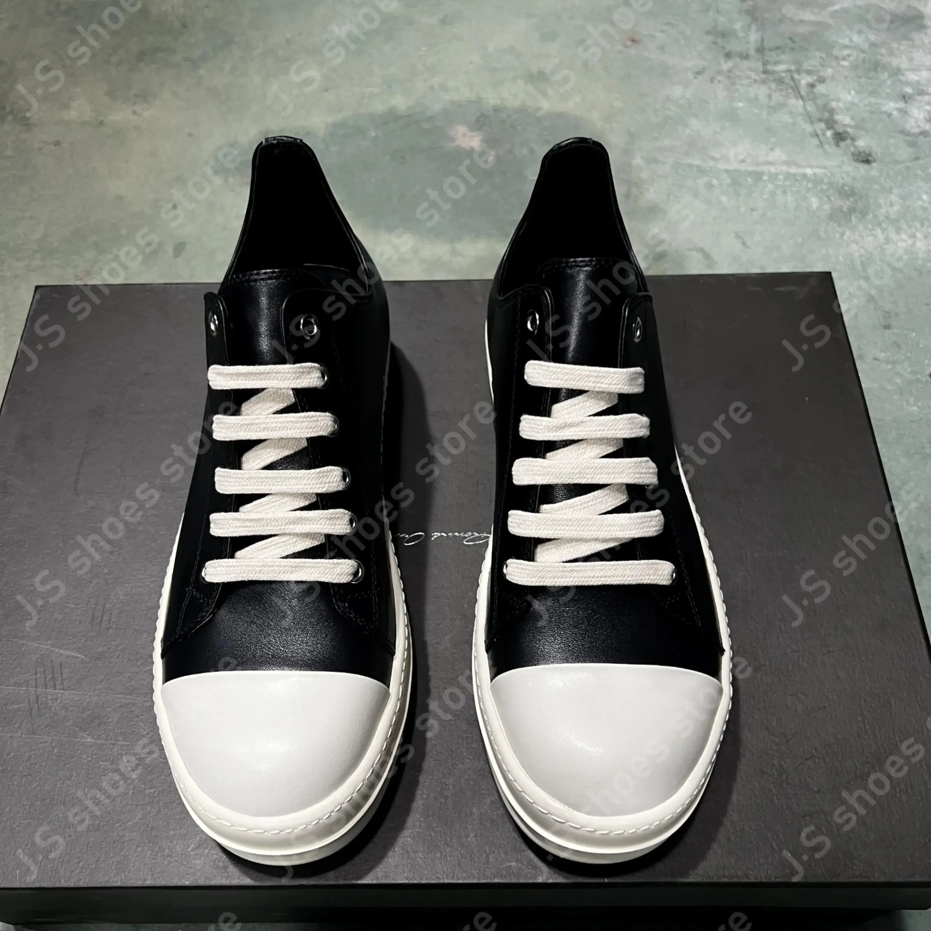 Ricks Geobasket Classic Men Shoe Black Leather Low Top Shoes Women Casual Sneaker Owens Luxury Lace Up Flat Sneakers
Ricks Geobasket Classic Men Shoe Black Leather Low Top Shoes Women Casual Sneaker Owens Luxury Lace Up Flat Sneakers