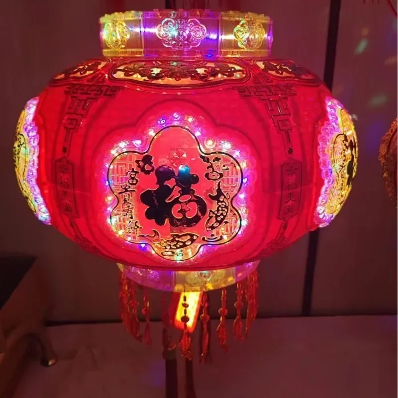 The new balcony at gate moved into house for New Year, and wedding ornaments were Chinese-style revolving r
The new balcony at gate moved into house for New Year, and wedding ornaments were Chinese-style revolving r