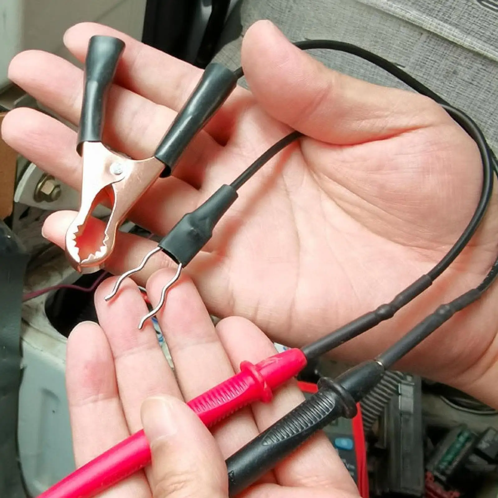 U-образный металлический тестер утечки автомобиля, инструмент обнаружения замены аккумулятора автомобиля для использования в гараже
U-образный металлический тестер утечки автомобиля, инструмент обнаружения замены аккумулятора автомобиля для использования в гараже